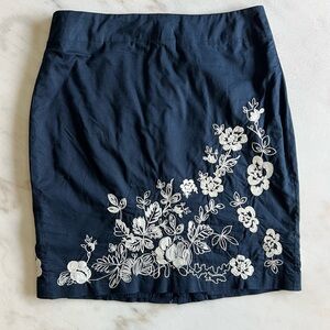 Ann Taylor Blue Embellished‎ Pencil Skirt